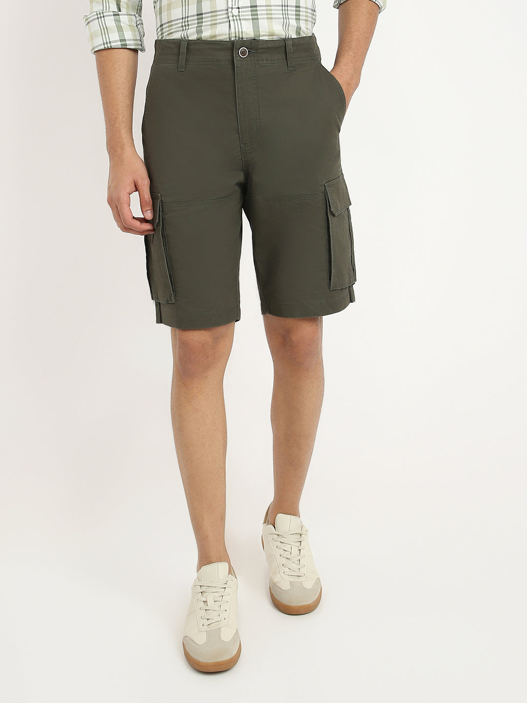 Parx Men Green Solid Regular Fit Cotton Blend Shorts