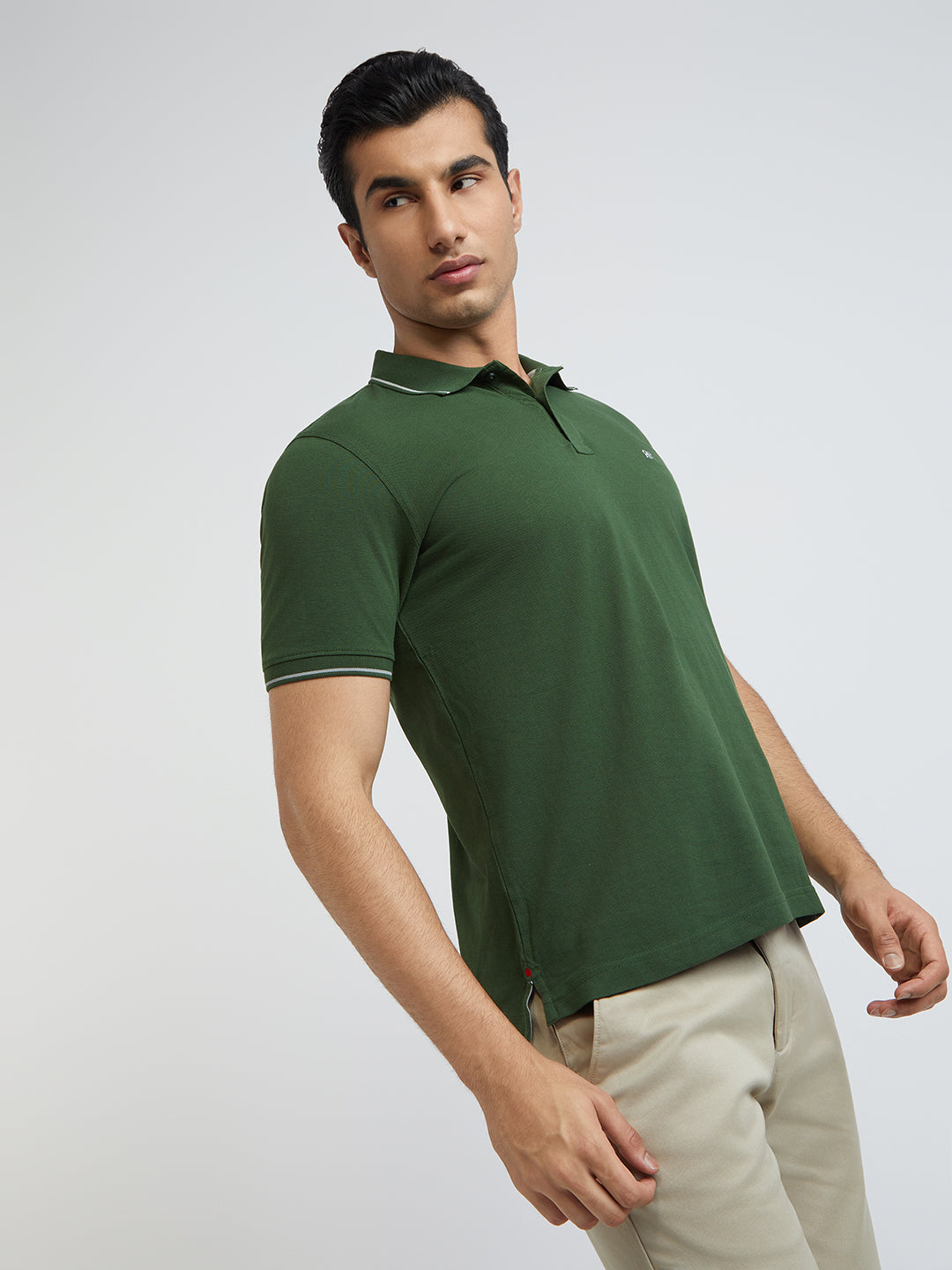 Raymond Men Green Contemporary Fit Solid T-Shirt