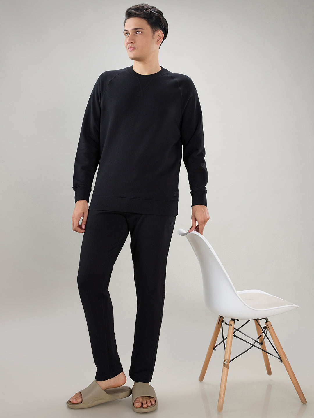 Sleepz Men Black Regular Fit Sweatshirt