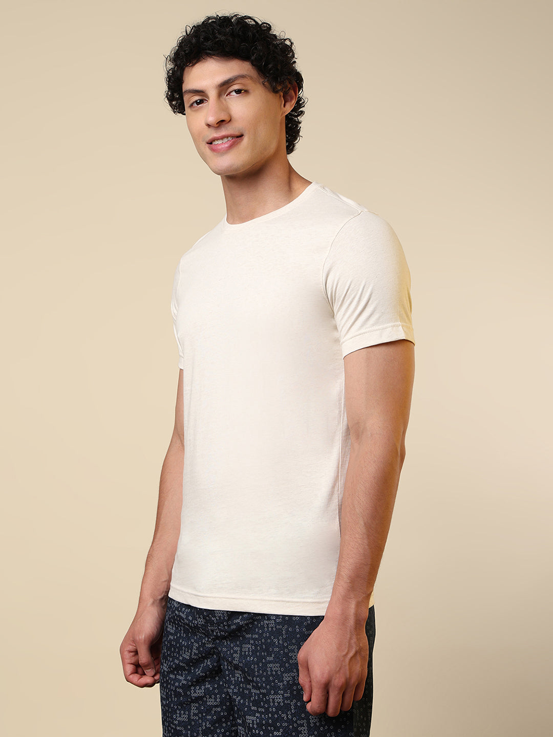 Sleepz Men White Regular Fit Solid Round Neck Collar T-Shirt