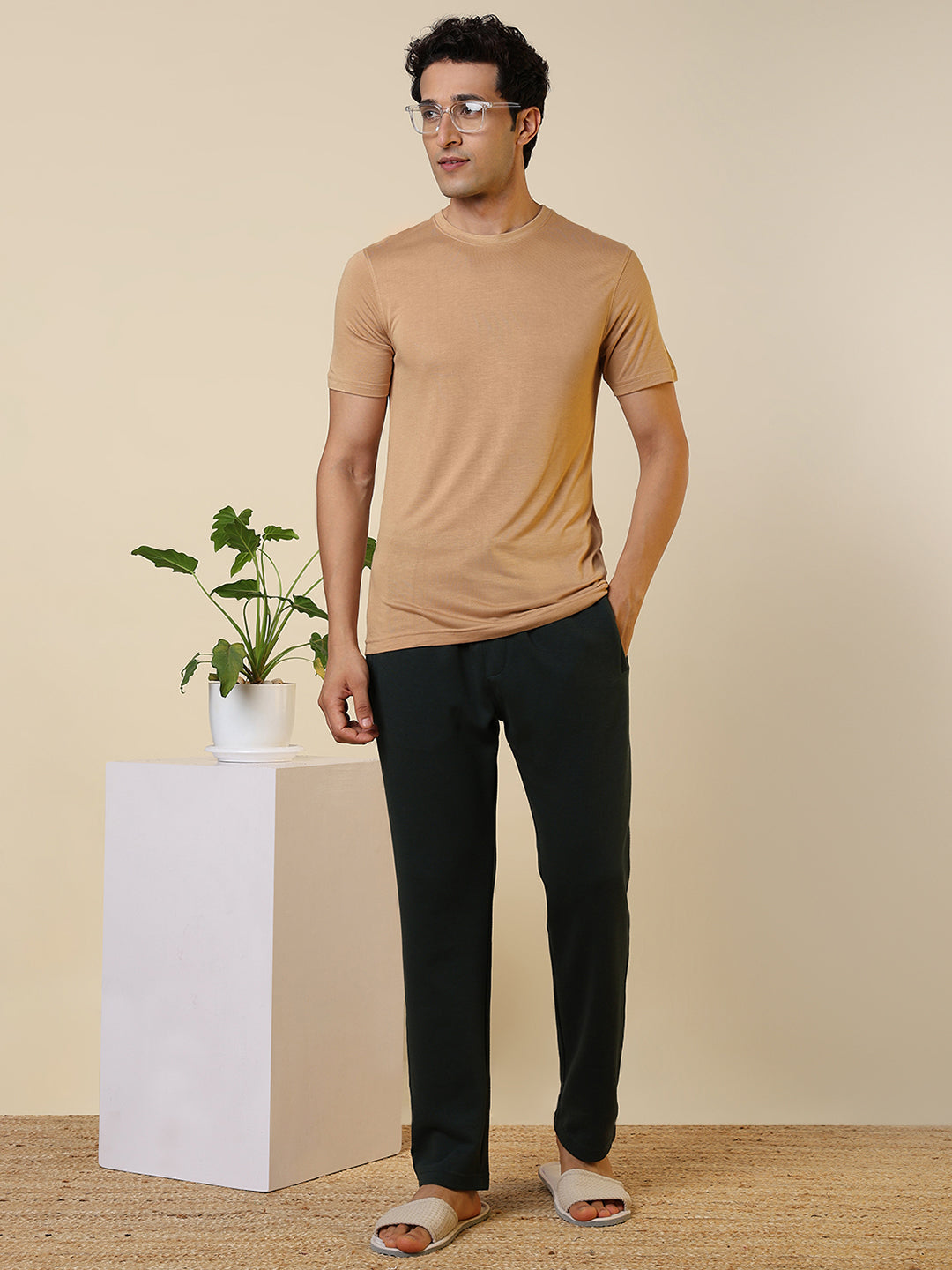 Sleepz Men Brown Regular Fit Solid T-Shirt