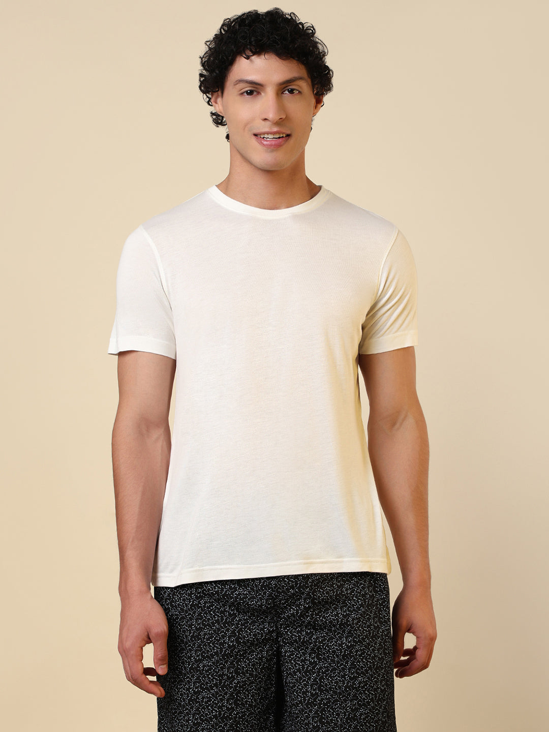 Sleepz Men White Regular Fit Solid Round Neck Collar T-Shirt
