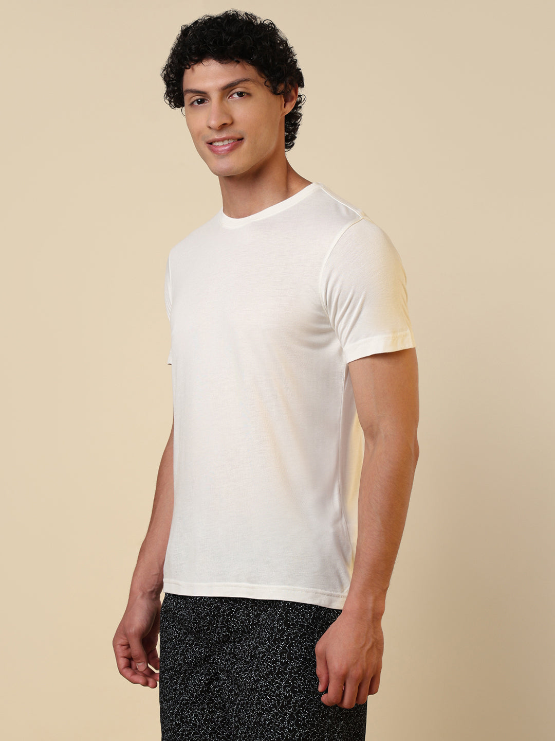 Sleepz Men White Regular Fit Solid Round Neck Collar T-Shirt