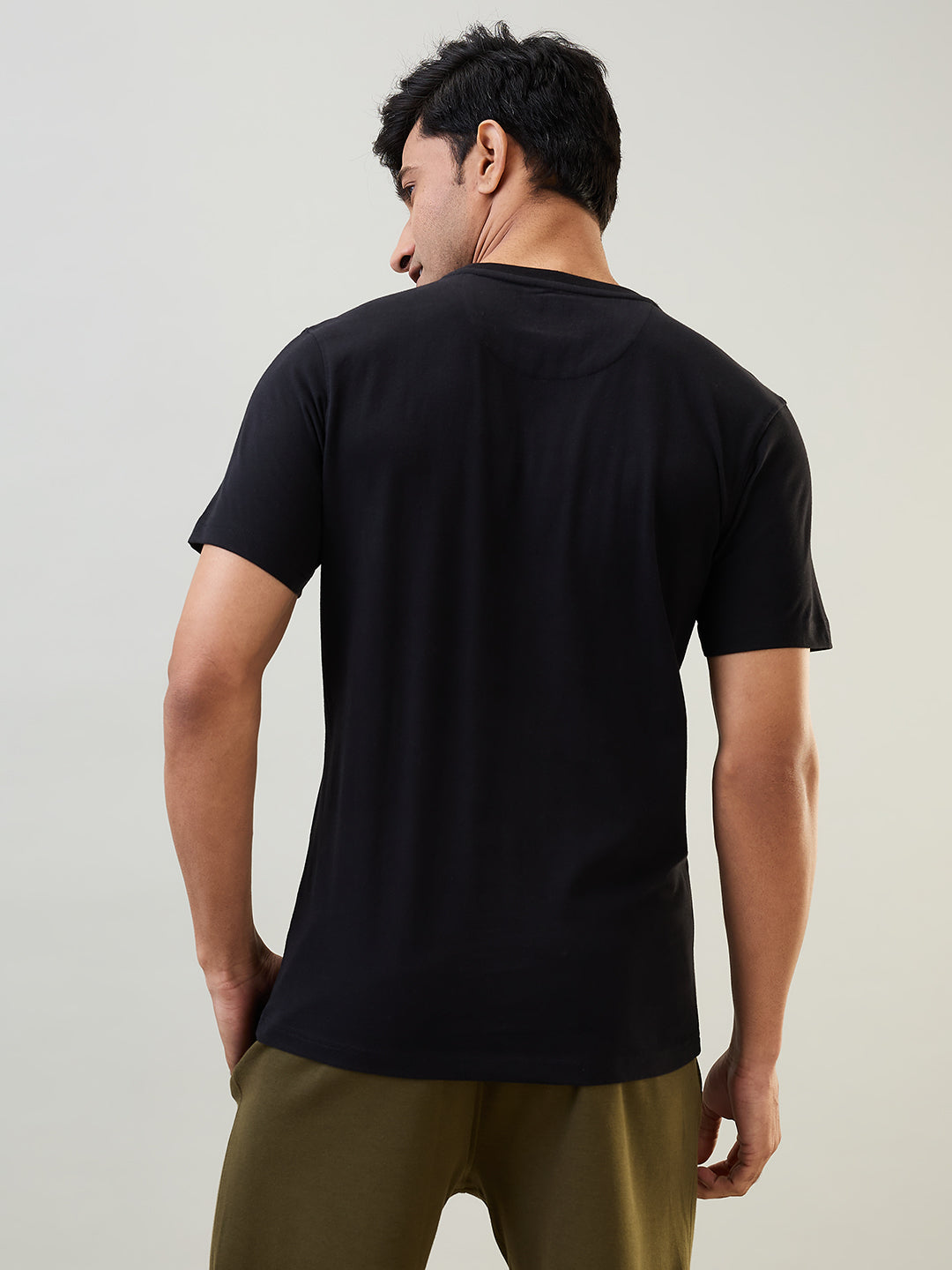 Sleepz Men Black Regular Fit Solid T-Shirt