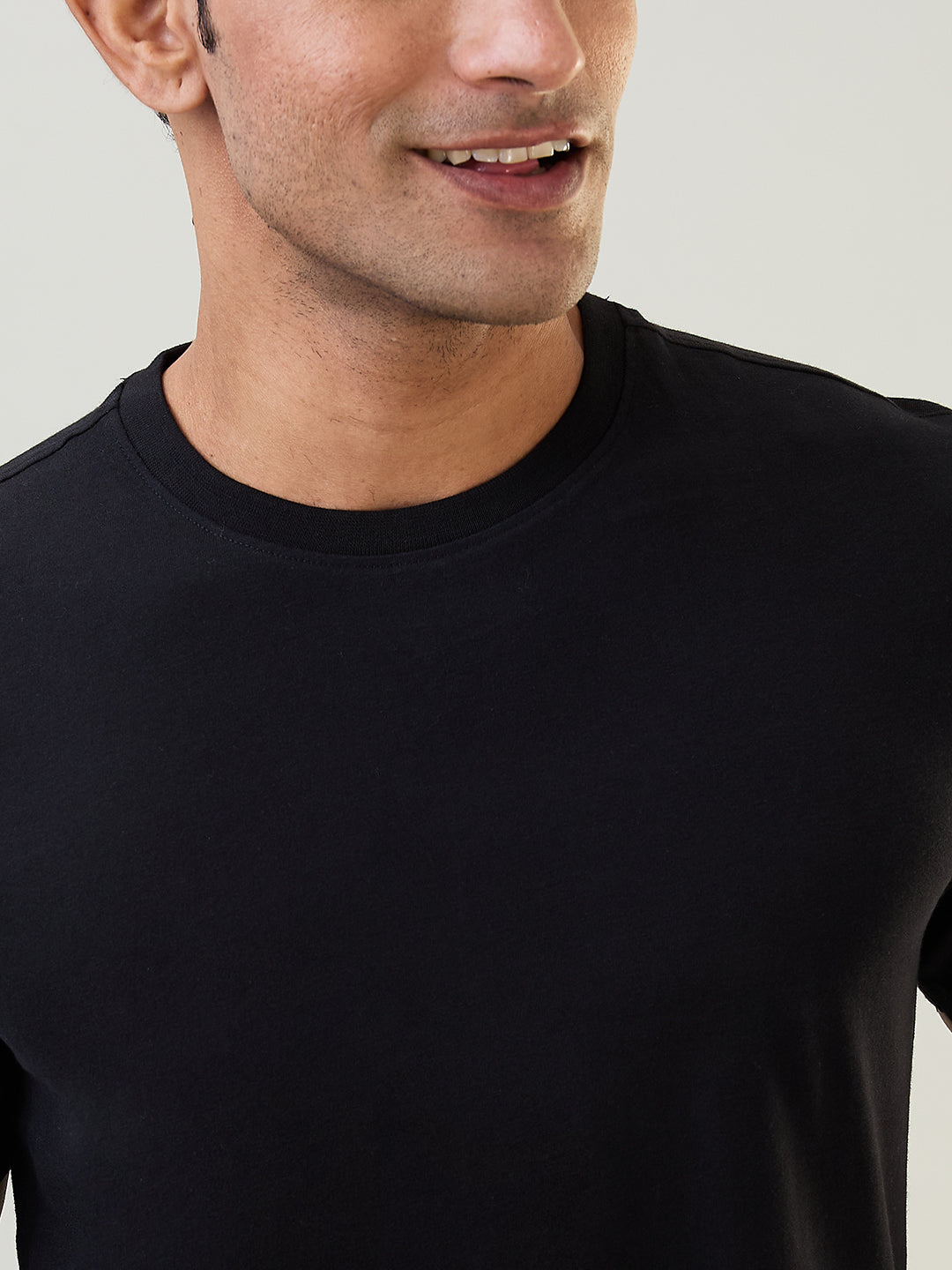 Sleepz Men Black Regular Fit Solid T-Shirt