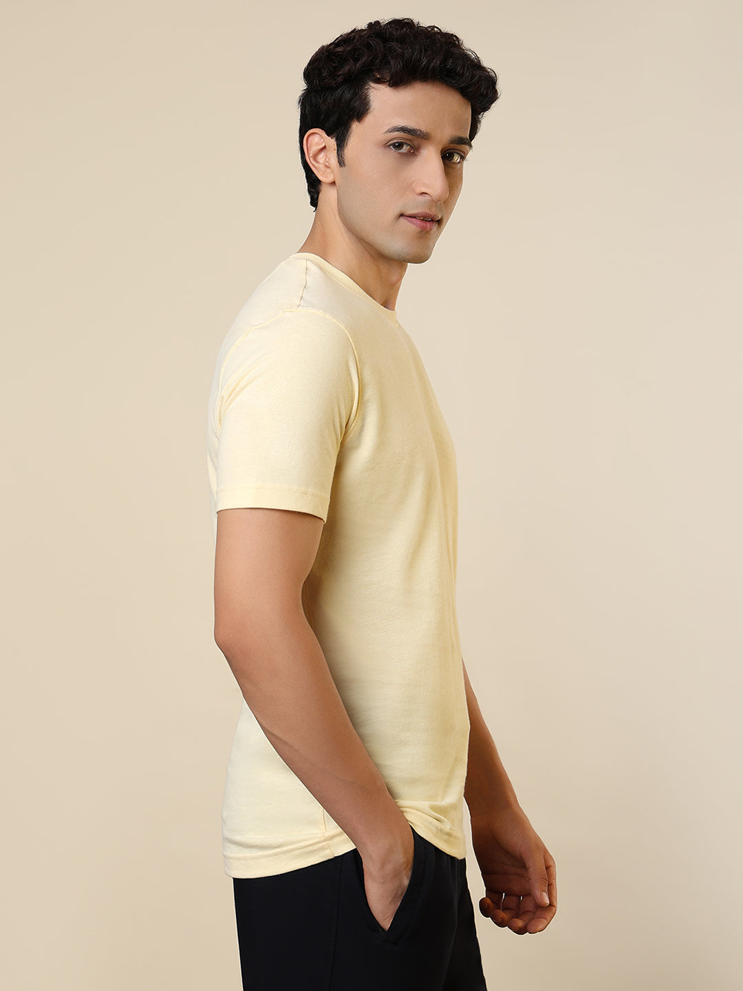 Sleepz Men Yellow Solid Regular Fit Cotton T-Shirt