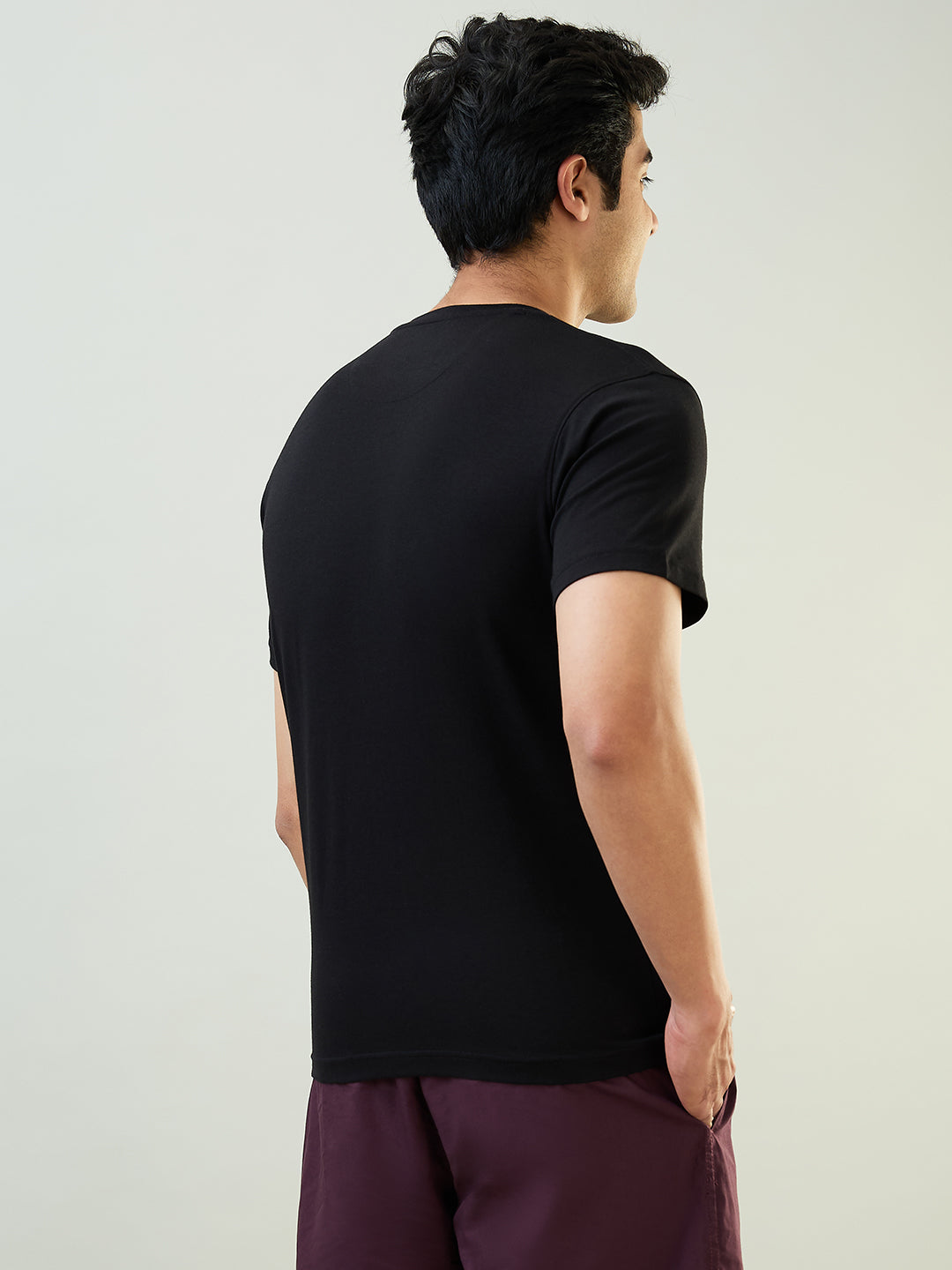 Sleepz Men Black Regular Fit Solid Round Neck Collar T-Shirt