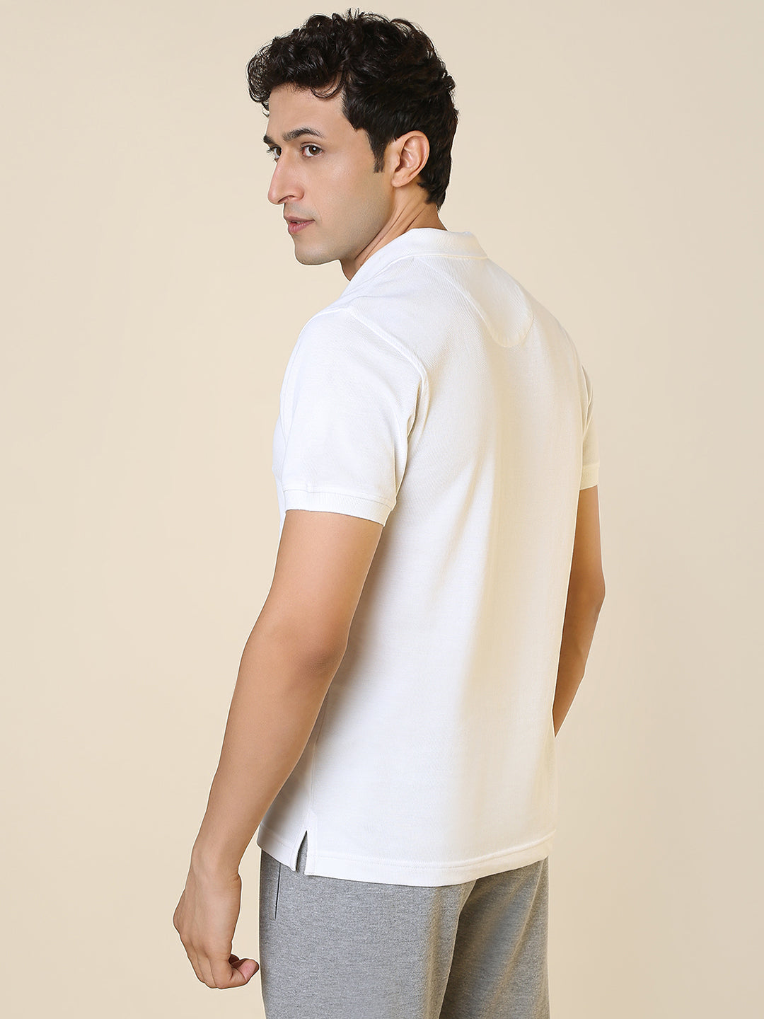 Sleepz Men White Regular Fit Solid Polo Neck Collar T-Shirt