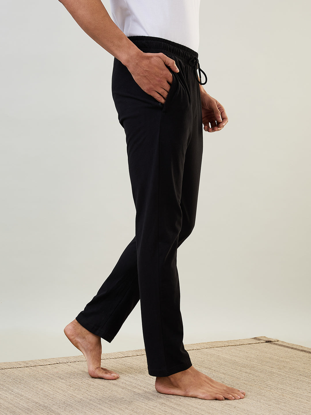 Sleepz Men Black Regular Fit Solid Trackpant