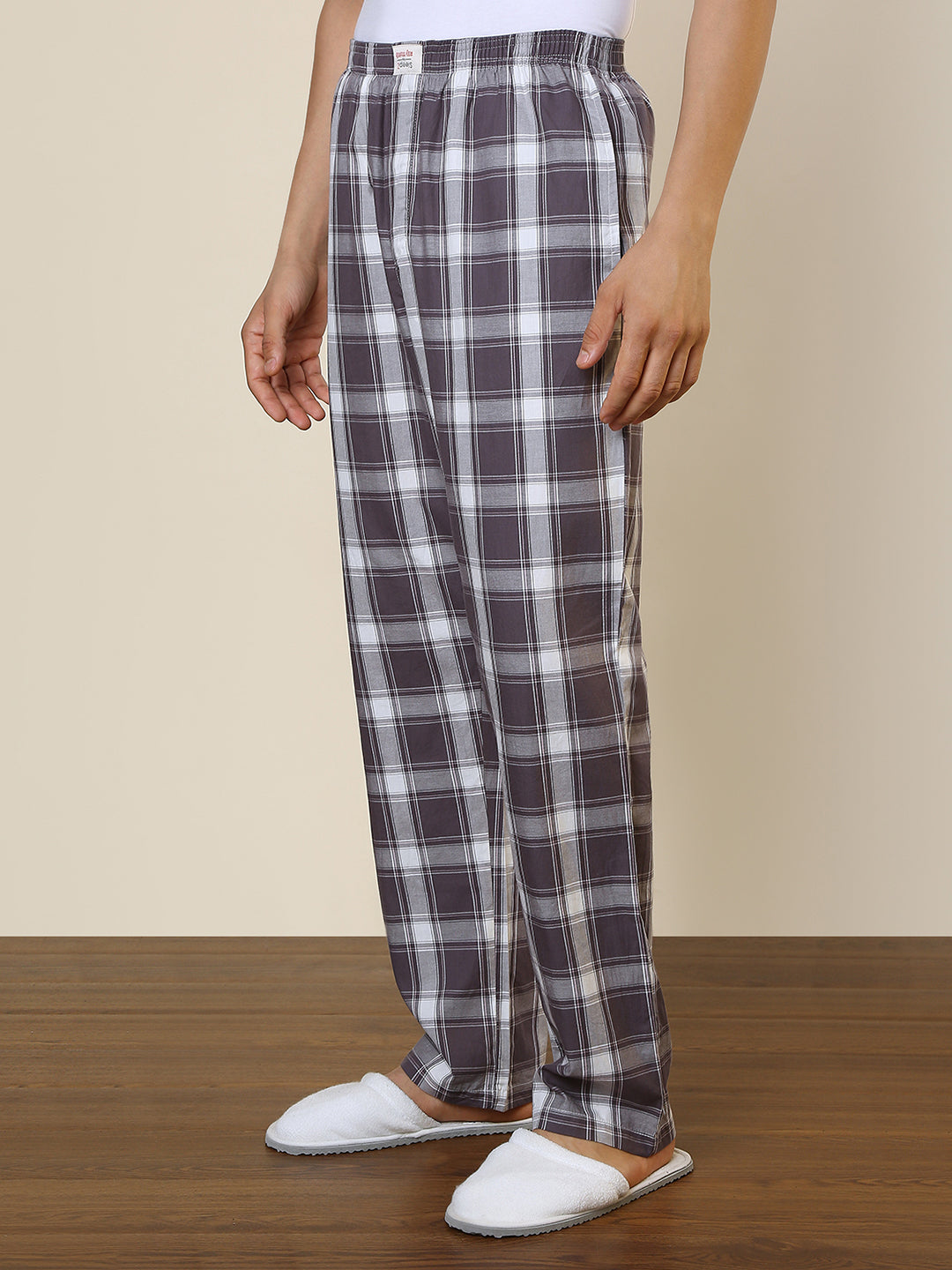 Sleepz Men Brown Regular Fit Checks Pyjama
