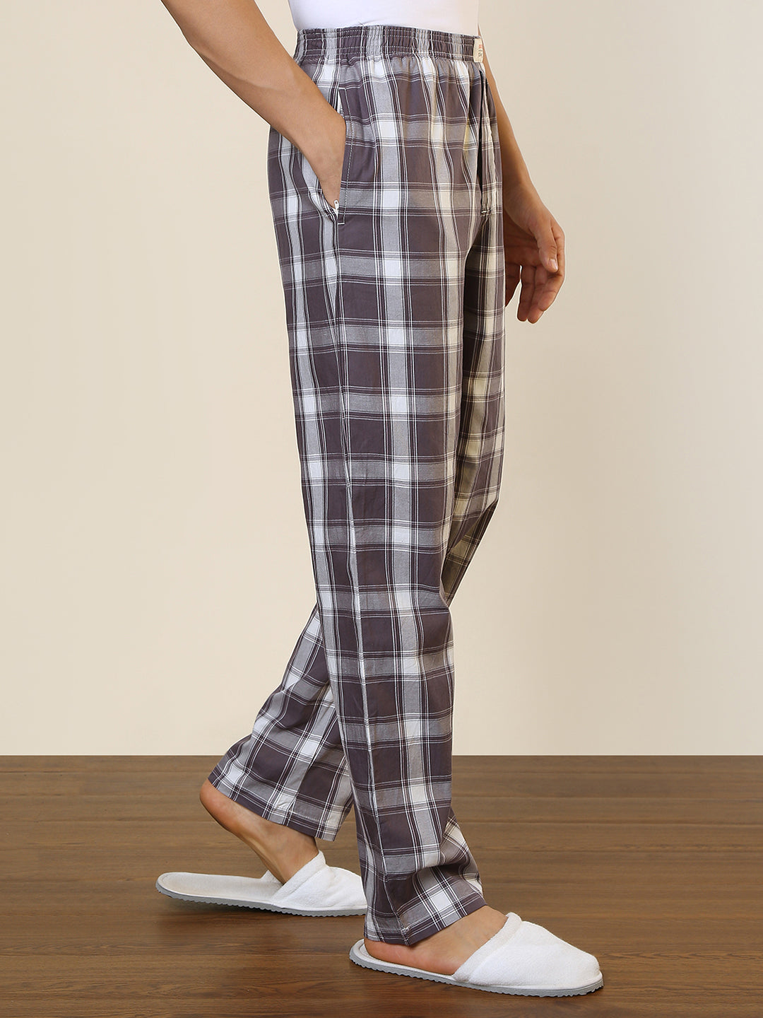 Sleepz Men Brown Regular Fit Checks Pyjama