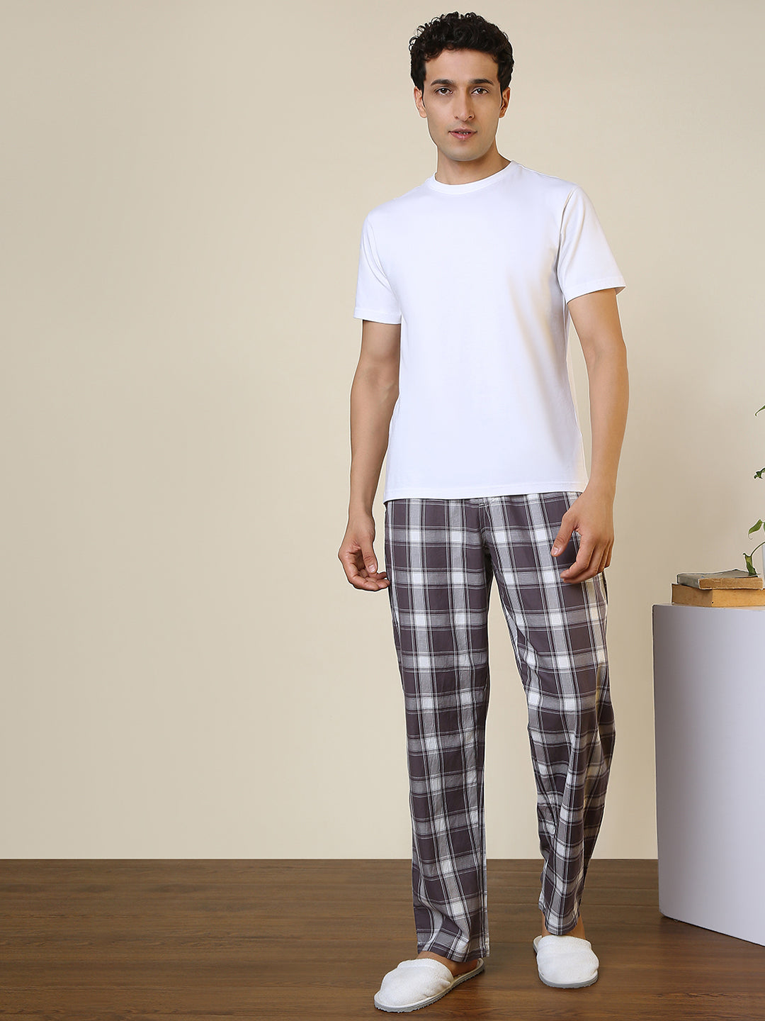 Sleepz Men Brown Regular Fit Checks Pyjama
