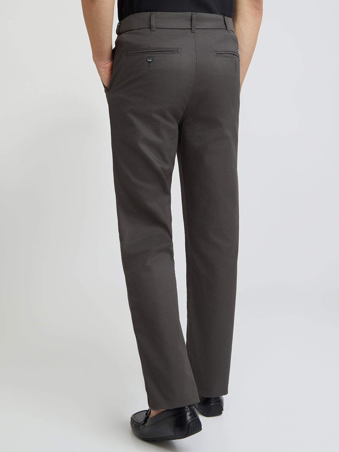 Men Grey Tailored Fit Solid Piece Dyed Cotton Trouser