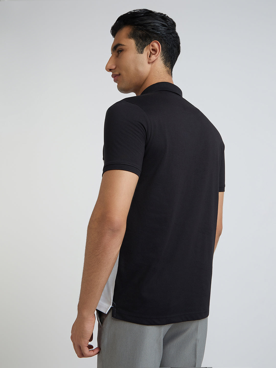 Park Avenue Men Black Cut & Sew Slim Fit Cotton Blend T-Shirt