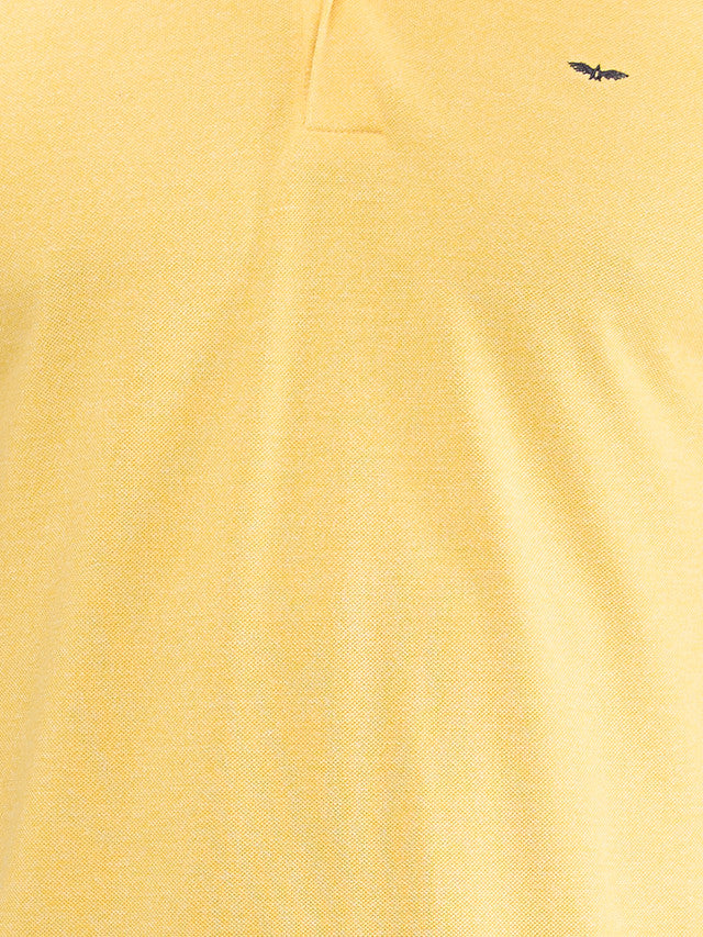 Park Avenue Yellow Solid Slim Fit Cotton Blend T-Shirt