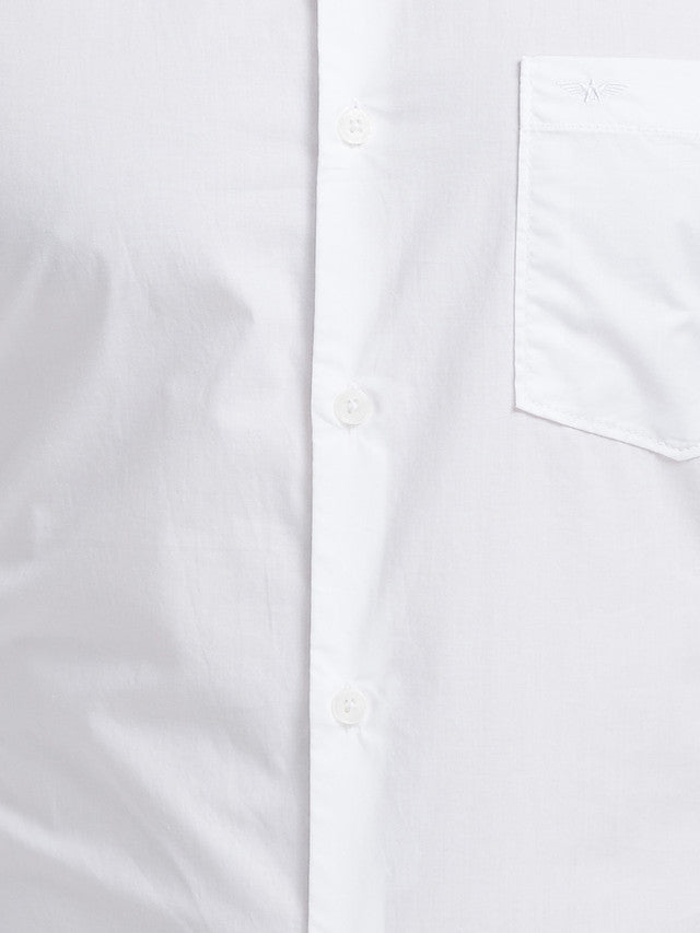 Park Avenue White Solid Slim Fit Cotton Blend Casual Shirt