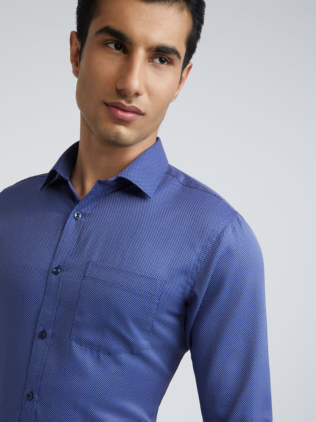 Park Avenue Men Blue Solid Slim Fit Cotton Blend Shirt