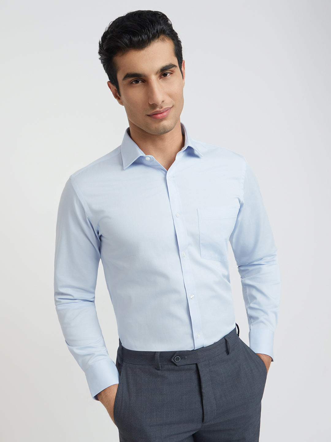 Park Avenue Blue Solid Slim Fit Full Sleeve Cotton Shirt