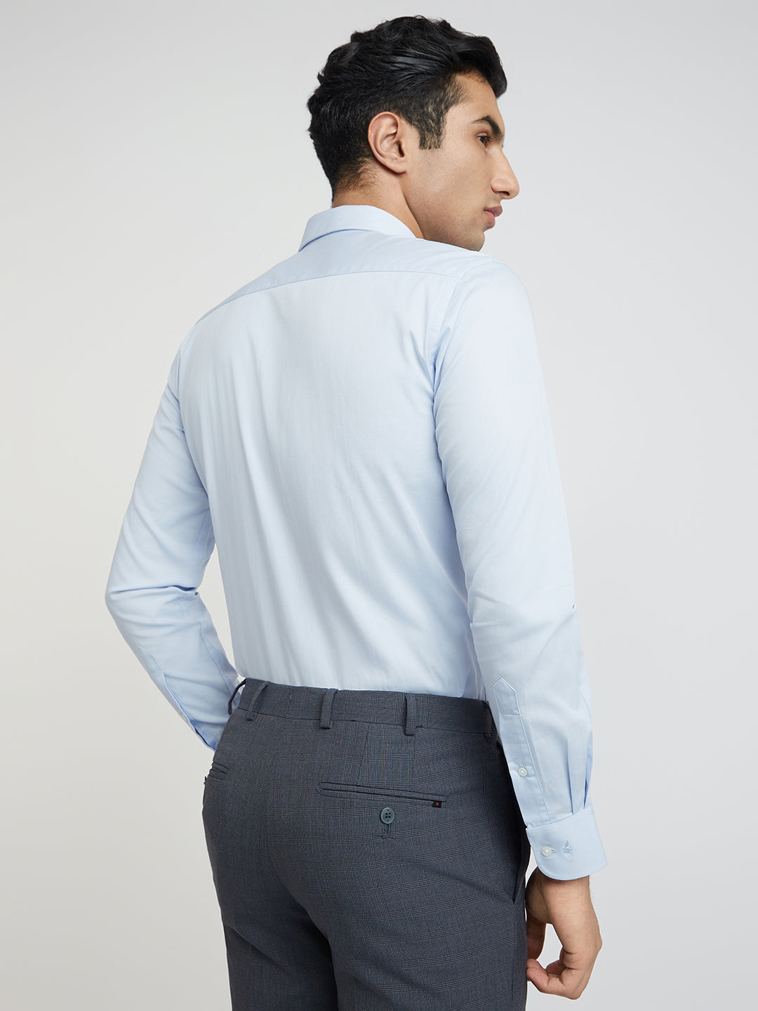 Park Avenue Blue Solid Slim Fit Full Sleeve Cotton Shirt