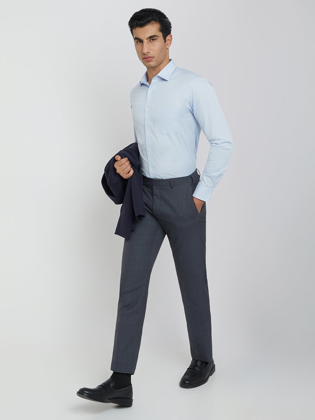 Park Avenue Blue Solid Slim Fit Full Sleeve Cotton Shirt