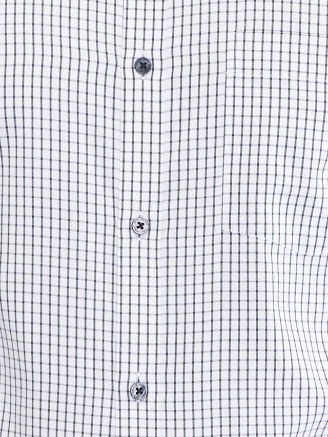 Park Avenue White Checks Slim Fit Full Sleeve Cotton Blend Shirt