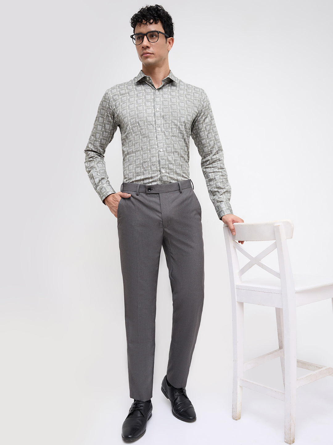Park Avenue Men Grey Slim Fit Structure Trouser