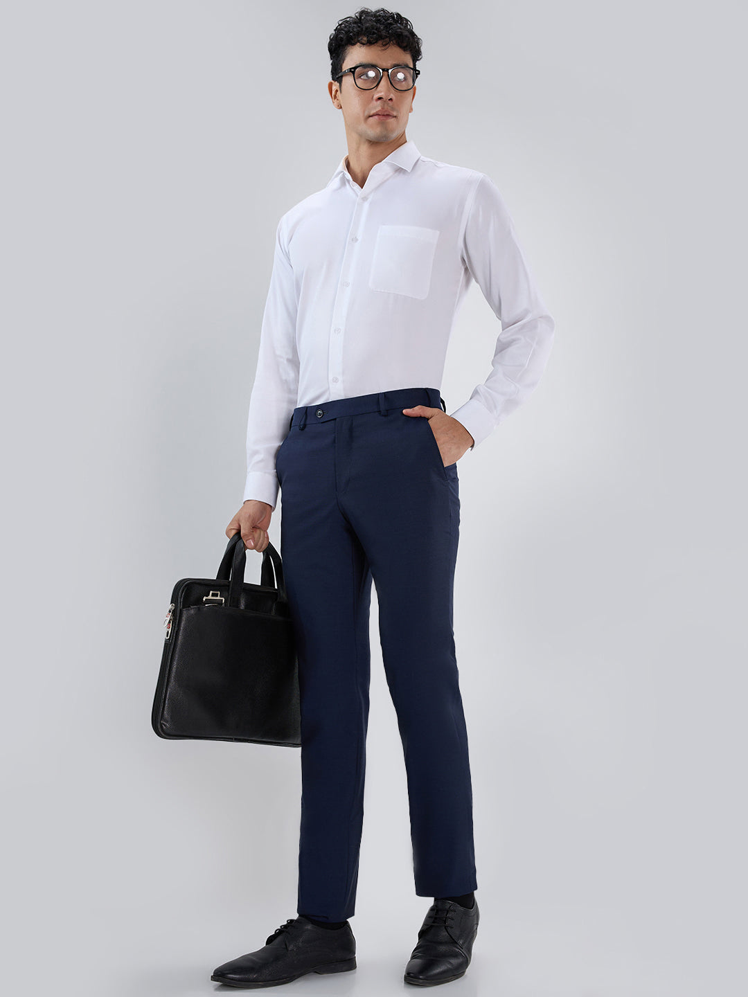 Park Avenue Men Blue Slim Fit Solid Trouser