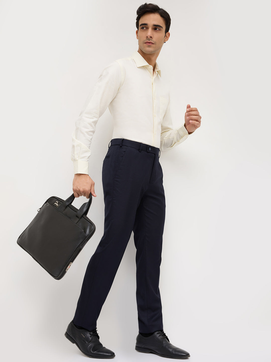 Park Avenue Men Blue Slim Fit Solid Trouser