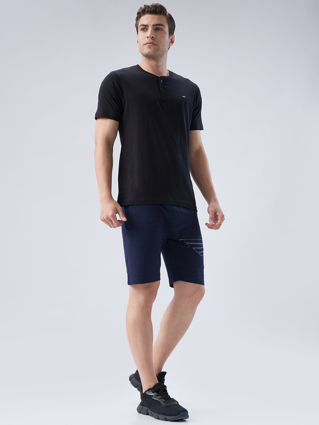 Park Avenue Men Black Crew Neck Collar T-Shirt