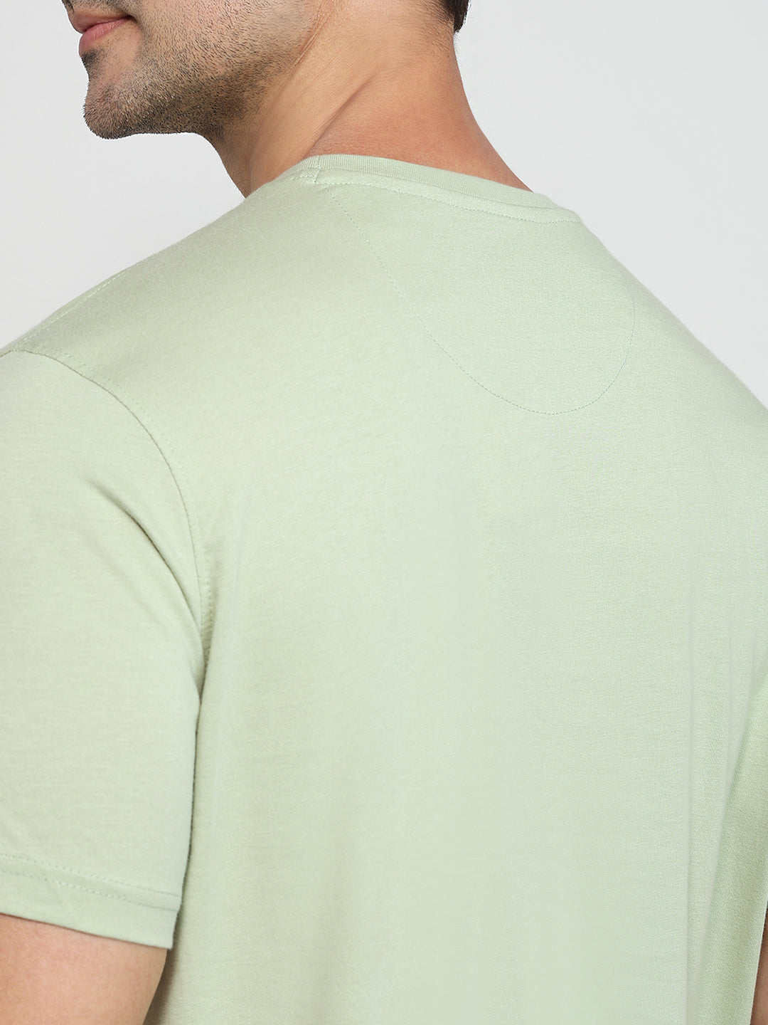 Raymond Men Green Regular Fit Solid Crew Neck Collar T-Shirt