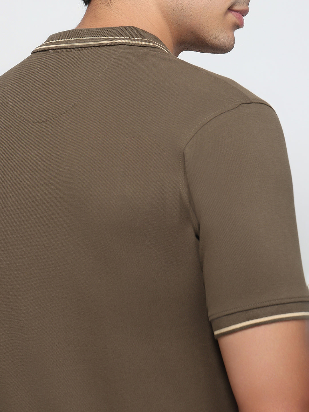Raymond Men Green Modern Fit Solid Polo Neck Collar T-shirt