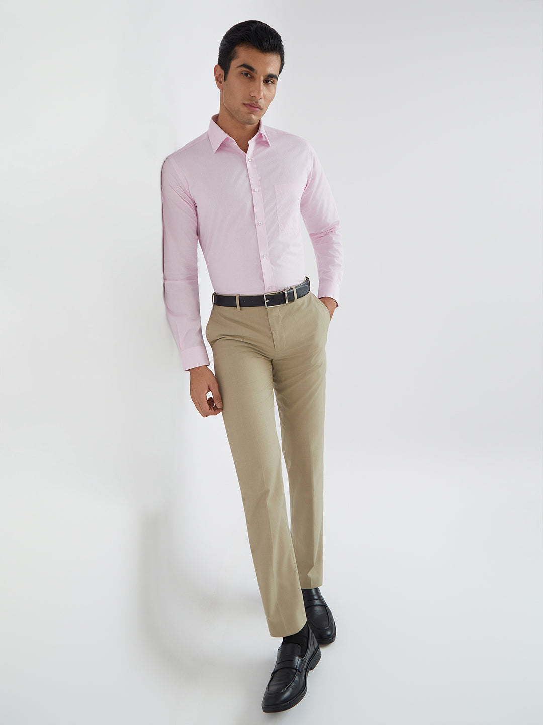 Raymond Men Pink Solid Slim Fit Cotton Formal Shirt