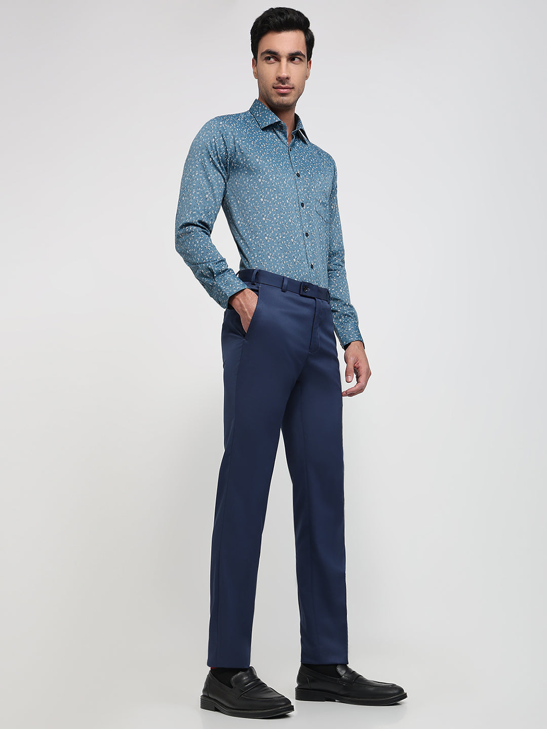 Raymond Men Blue Slim Fit Solid Trouser