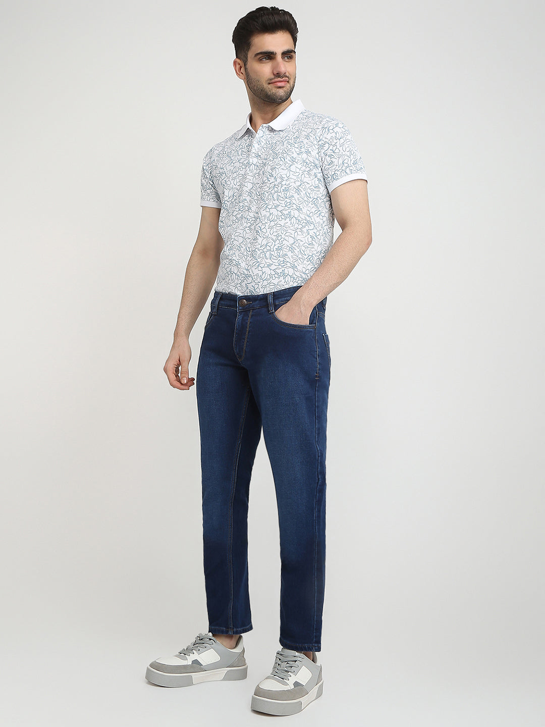 Parx Men Blue Low Rise Tapered Fit Knitted Jeans
