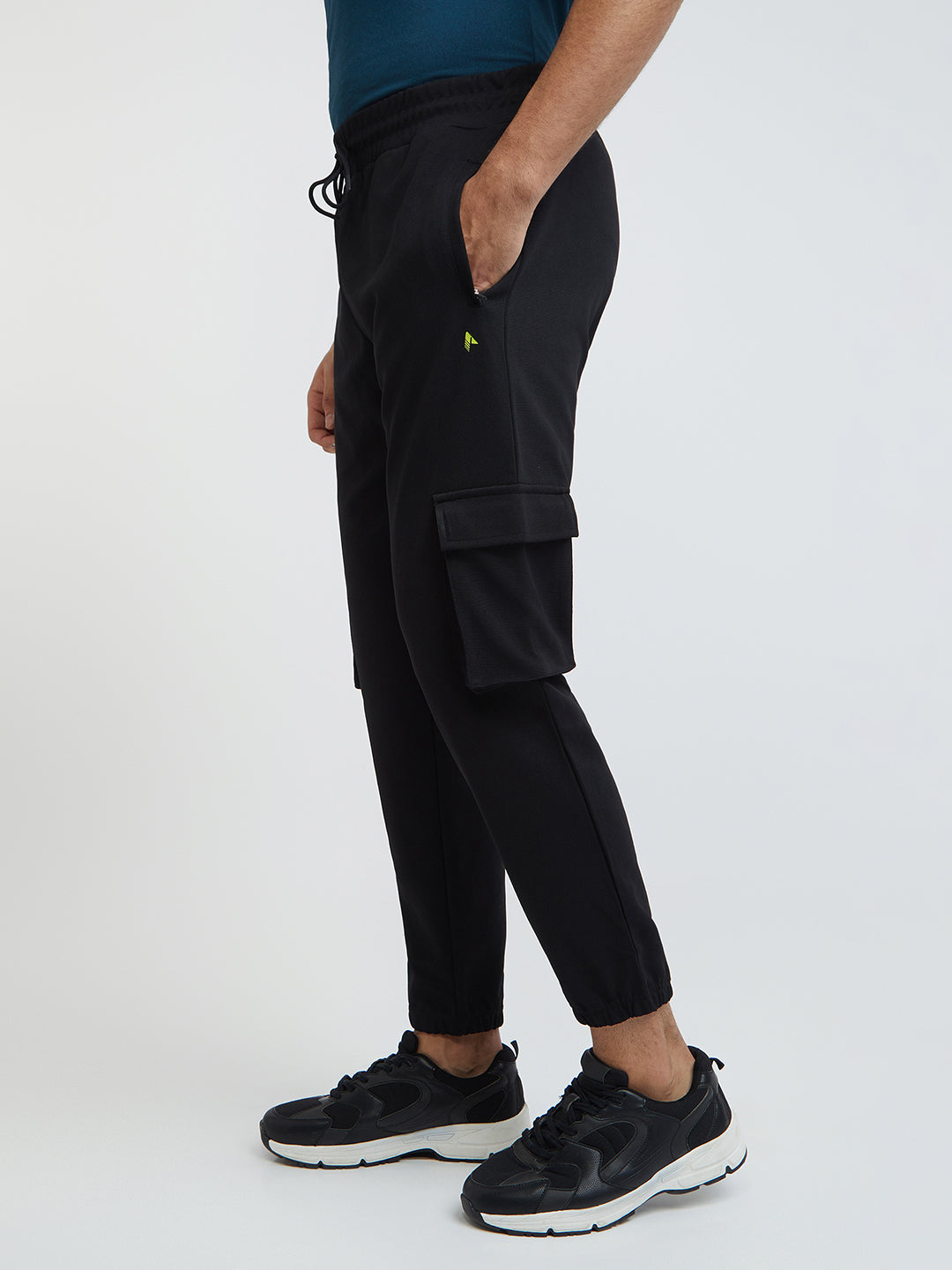 Parx Men Black Solid Jogger Fit Polyester Blend Jogger