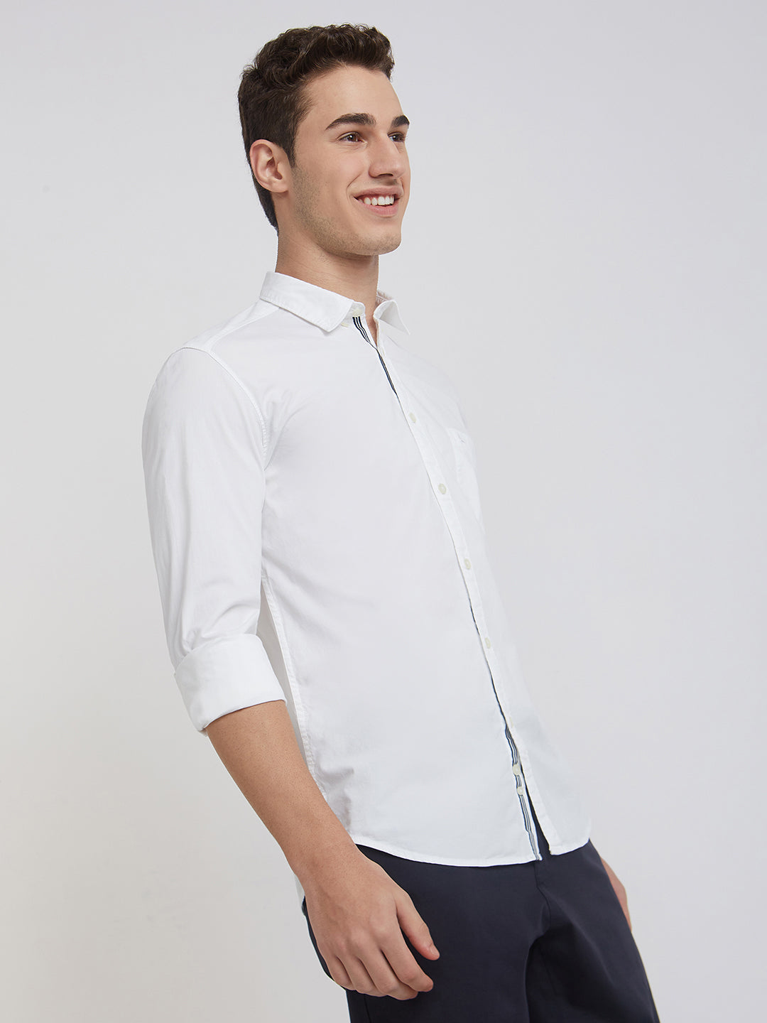 Men White Slim Fit Solid Cotton Blend Full Sleeve Shirts