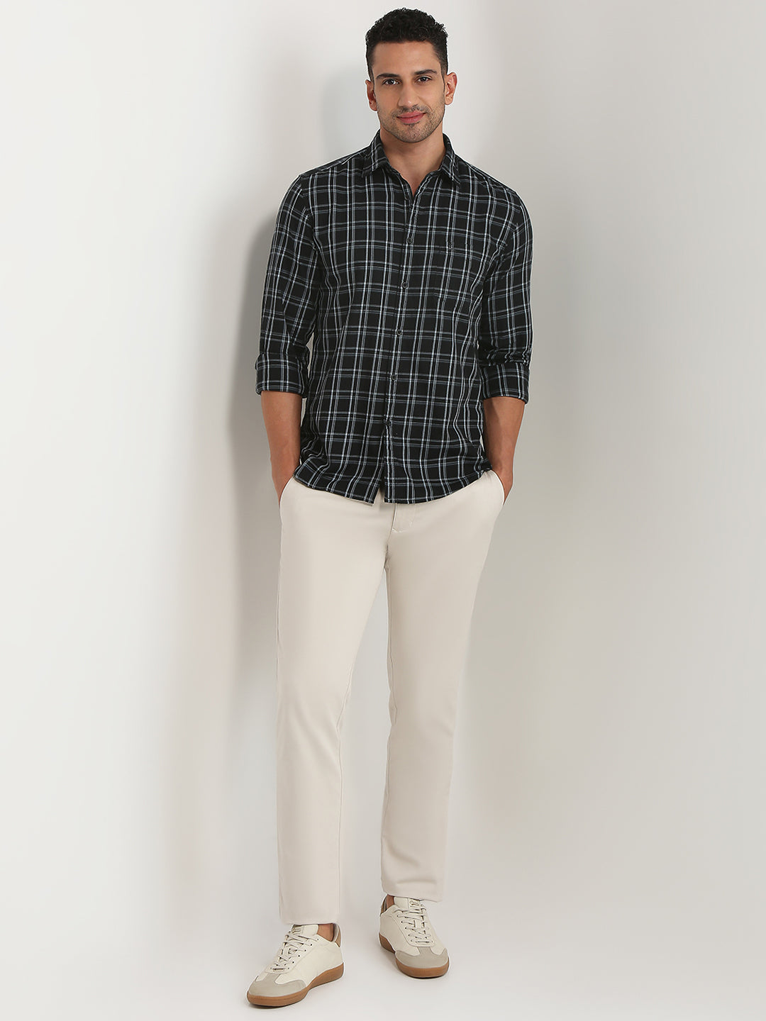 Parx Men Black Checks Slim Fit Cotton Casual Shirt