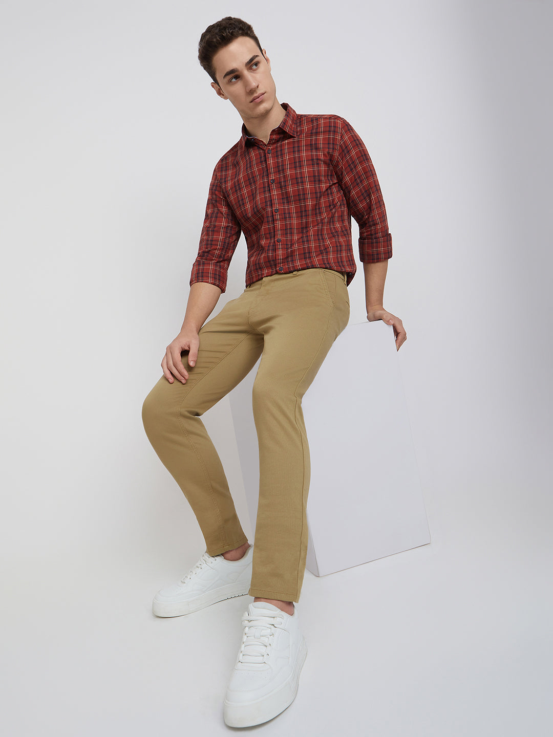 Men Khaki Low Rise Tapered Fit Solid Cotton Blend Trouser