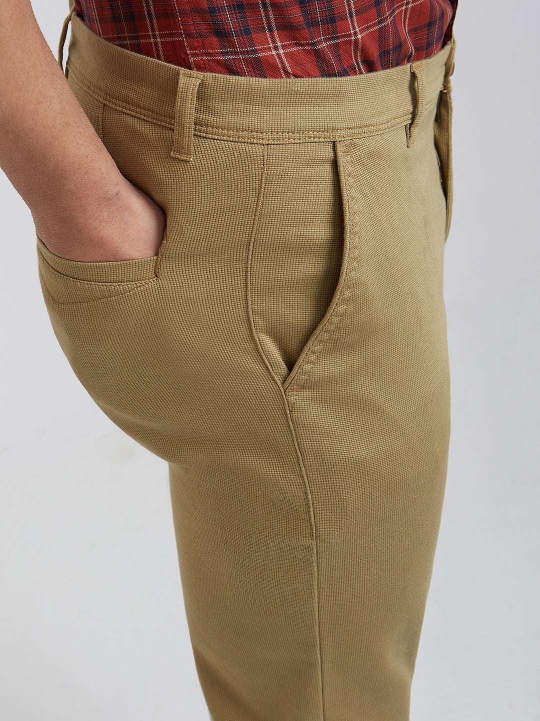 Men Khaki Low Rise Tapered Fit Solid Cotton Blend Trouser