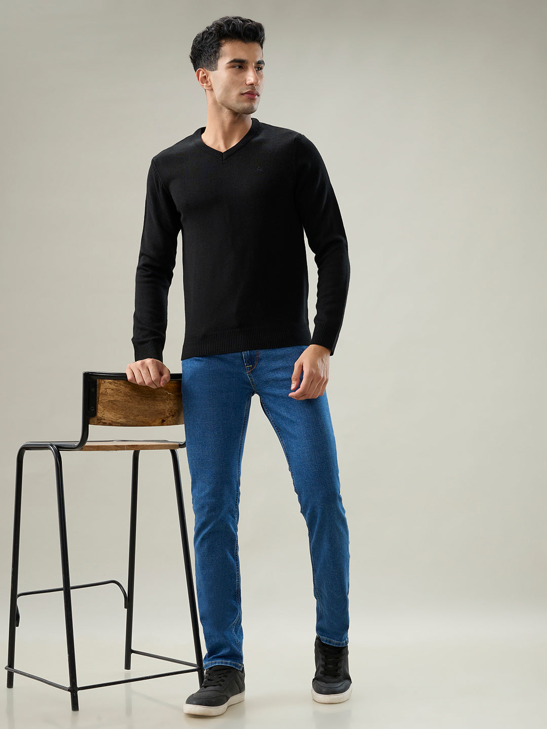 Parx Men Black Solid V Neck Collar Sweatshirt