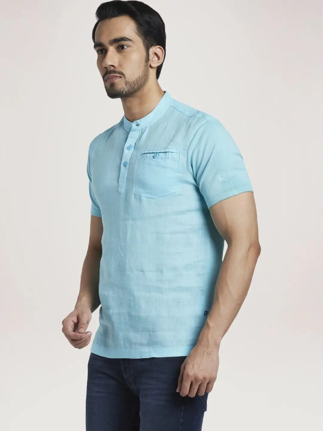 Parx Men Light Blue Solid Regular Fit Casual T-Shirt