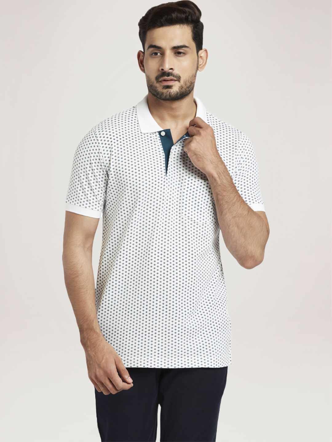 Colorplus Men White Printed Tailored Fit Casual T-Shirt