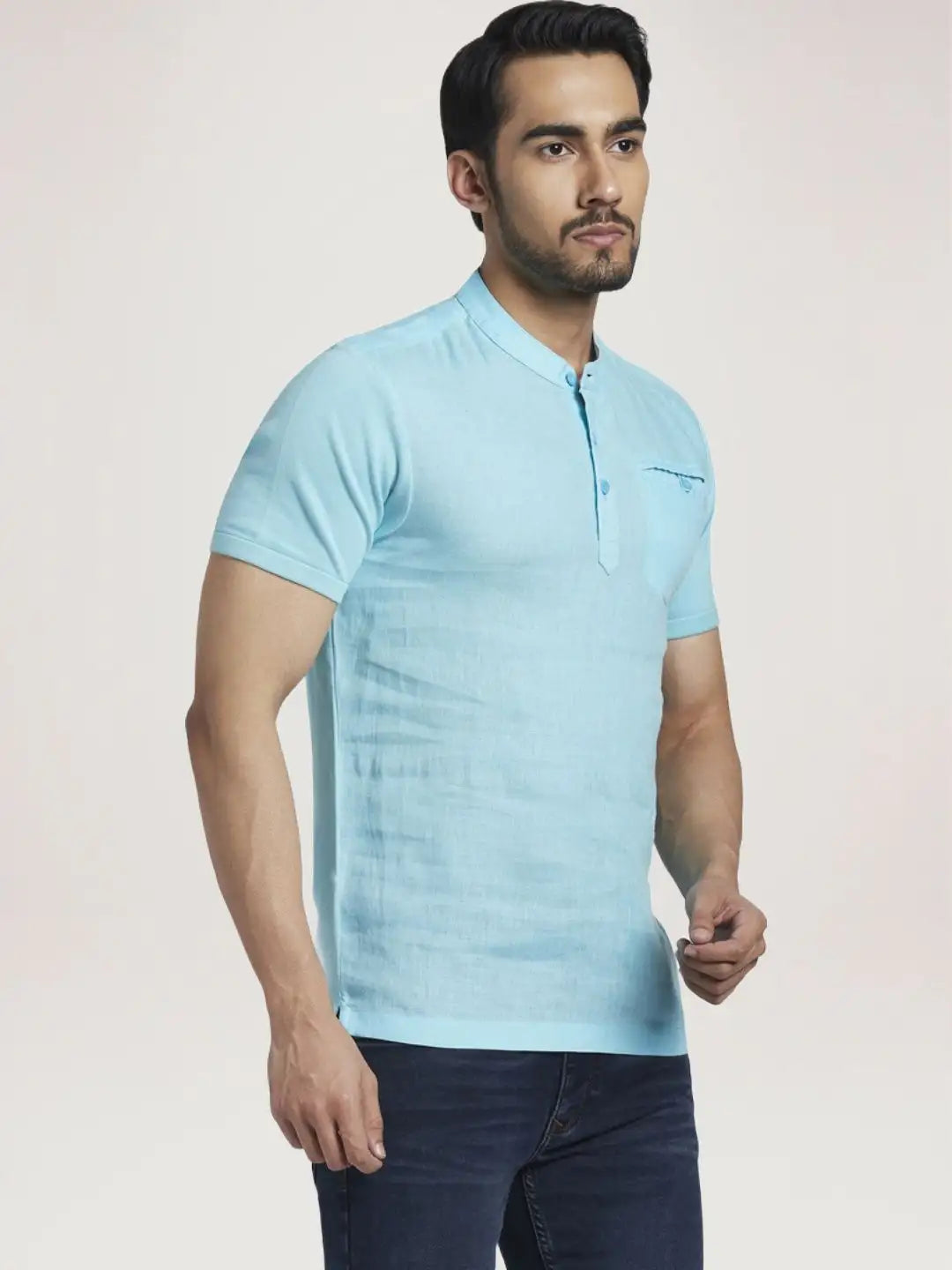 Parx Men Light Blue Solid Regular Fit Casual T-Shirt