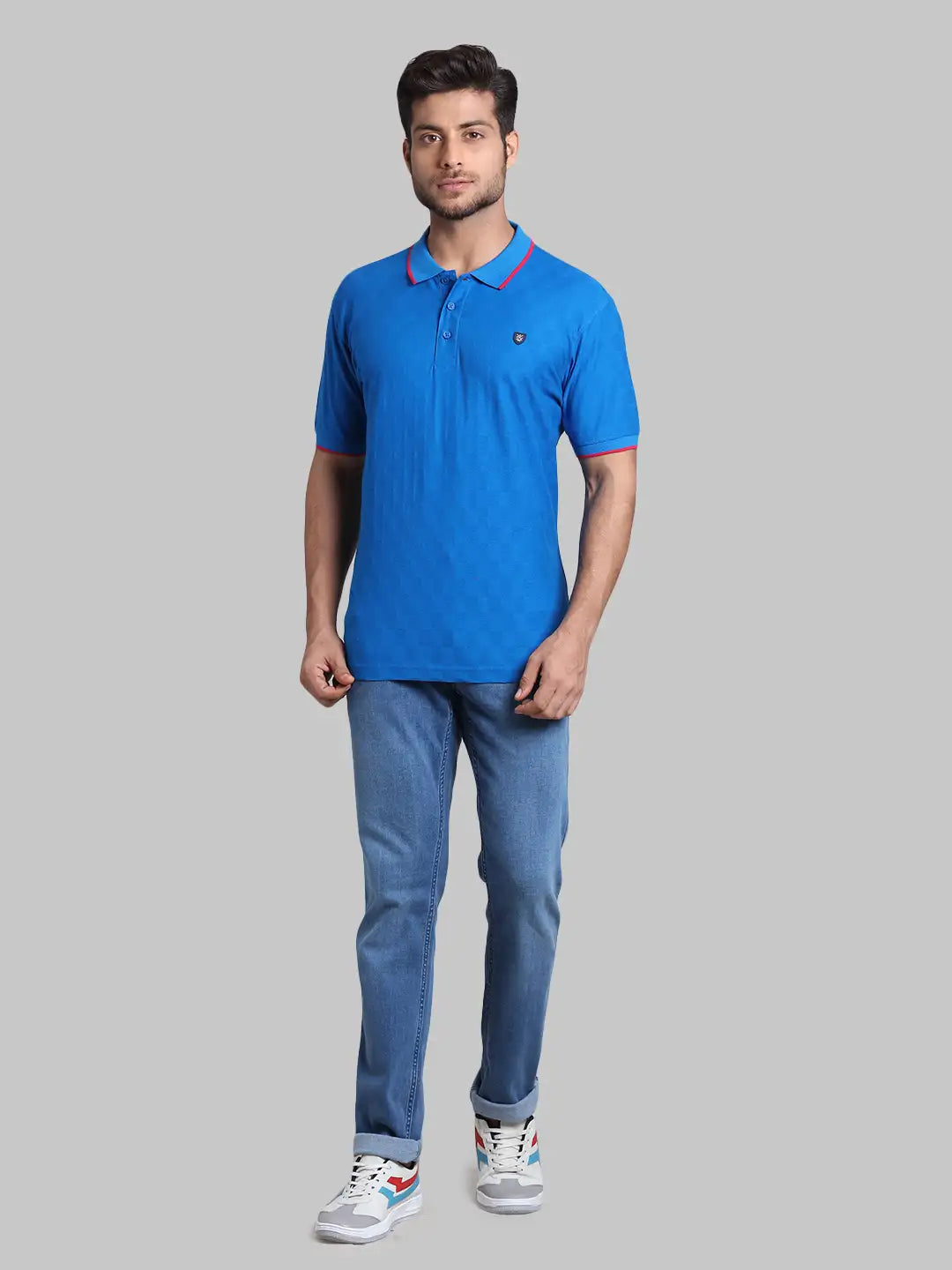 Men Tailored Fit  Blue T-Shirt