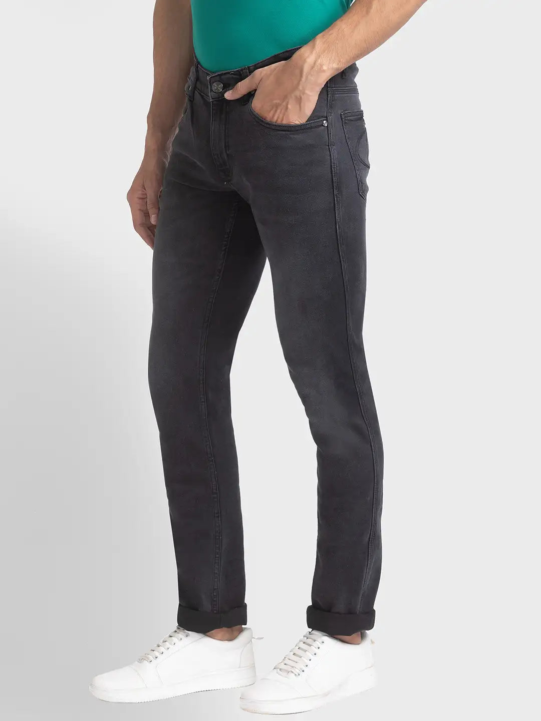 Men Tapered Fit Medium Blue Jeans