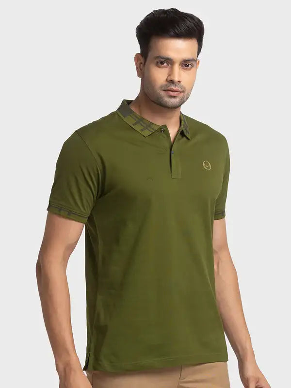 Men Tailored Fit Red T-Shirts
