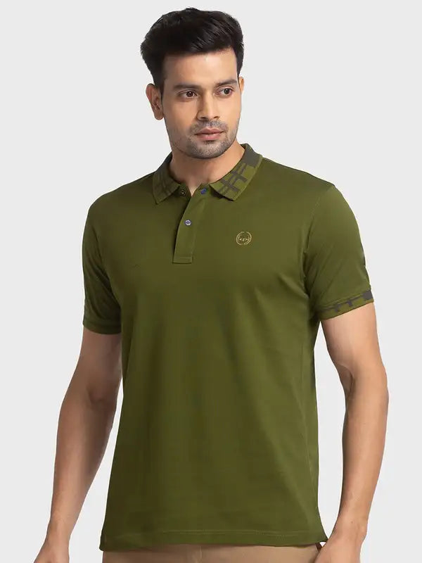 Men Tailored Fit Red T-Shirts