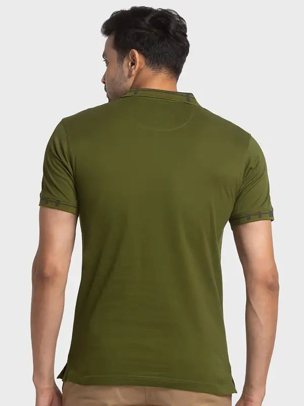 Men Tailored Fit Red T-Shirts