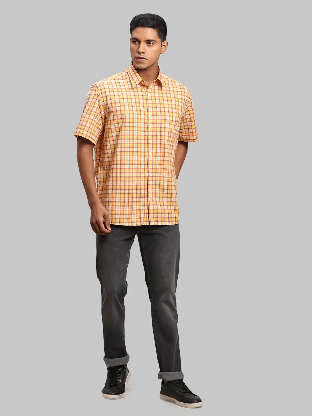 Men Regular Fit Green Shirt