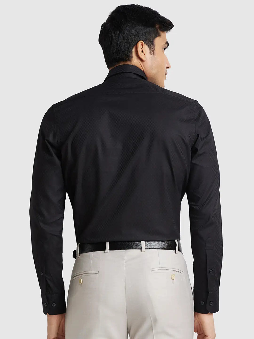 ColorPlus Men White Solid Piece Dyed Regular Fit Cotton Full Sleeve Shirt